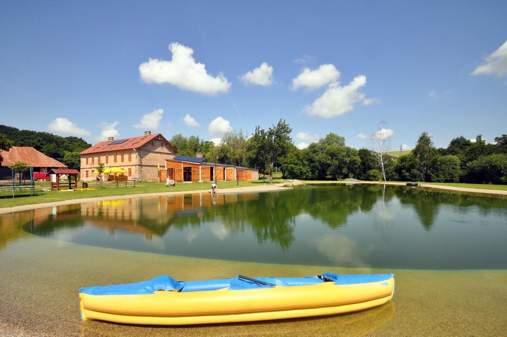 Rekreacni Areal Dvur Honetice Hotel Exterior photo